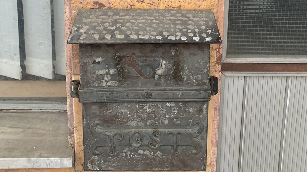 Ubistvo porodice Zec i Hrvatska: „Tad sam videla Aleksandru poslednji put" 7 Poštansko sanduče na kući