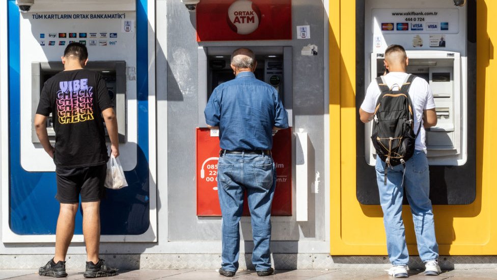 Turska i ekonomija: „Moj život na kreditnim karticama", kako hiperinflacija u zemlji tera ljude u dugove 4 Turska, ekonomija, inflacija