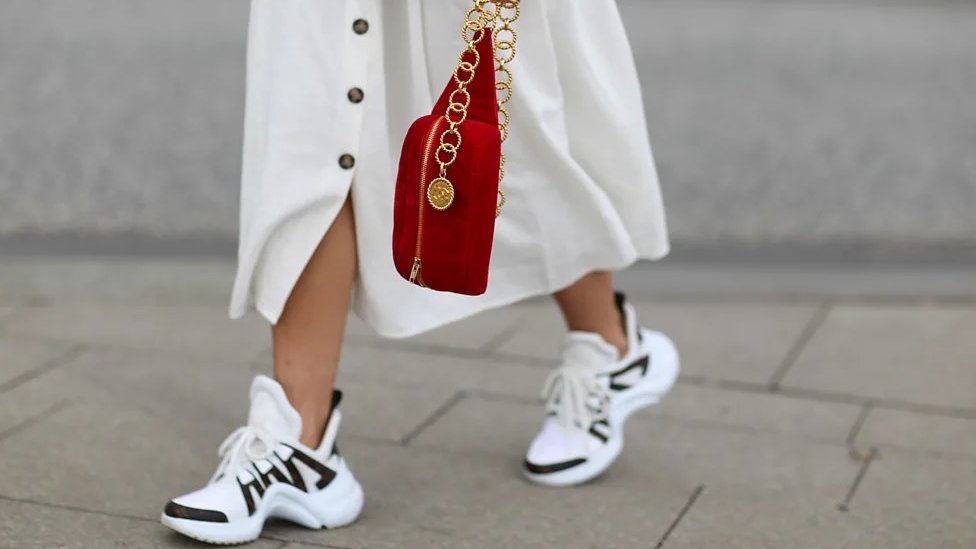 Moda: Da li se visoke potpetice 'kače o klin' 4 Nezgrapne patike poput ovih marke Luj Viton su u velikoj meri zamenile potpeice u modnim krugovima