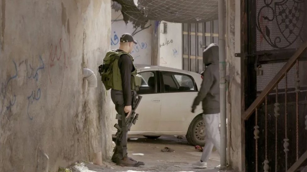 Ubistvo palestinskog dečaka na Zapadnoj obali deluje kao ratni zločin izraelske vojske, tvrdi ekspert UN-a pošto je video dokaze koje je sakupio BBC 7 vojnici