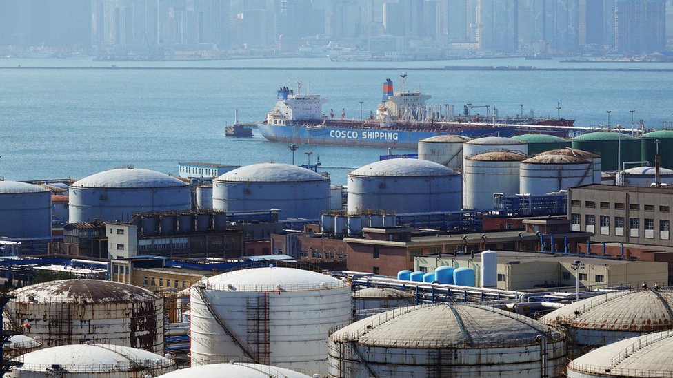 Bliski i Daleki istok: Kako Kina pomaže Iranu da izbegne sankcije 2 Oil tanks in China's Liaoning province