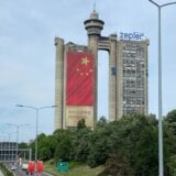 Srbija i Kina: Si Đinping stigao u Beograd, poruke dobrodošlice na kineskom i srpskom, sastanci slede 19
