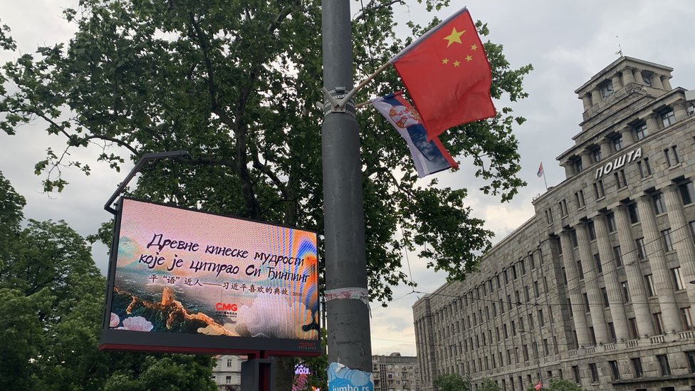 Srbija i Kina: Si Đinping stigao u Beograd, poruke dobrodošlice na kineskom i srpskom, sastanci slede 3 Drevne kineske mudrosti su napisane na kineskom