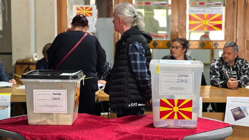 Severna Makedonija: Prva žena na čelu zemlje, povratak opozicije na vlast, pokazuju preliminarni rezultati 5 Skoplje, 8. maj 2024.