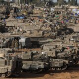 Izrael i Palestinci: Amerika upozorava Izrael da će mu uskratiti oružje, ali Netanjahu odgovara da će se „boriti sami, noktima" 14