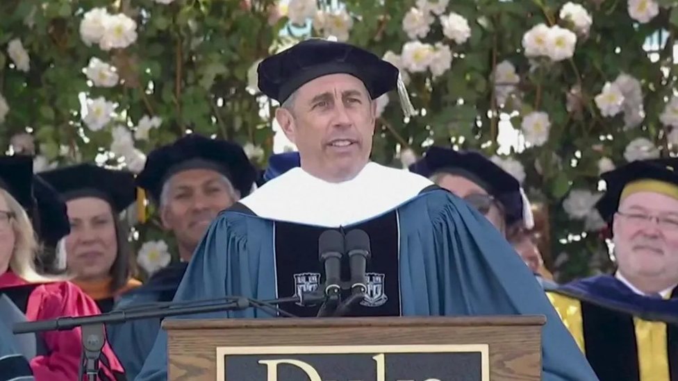 Izrael i Palestinci: Džeri Sajnfeld dobio počasnu diplomu, studenti skandirali „oslobodite Palestinu" 1 Sajnfeld