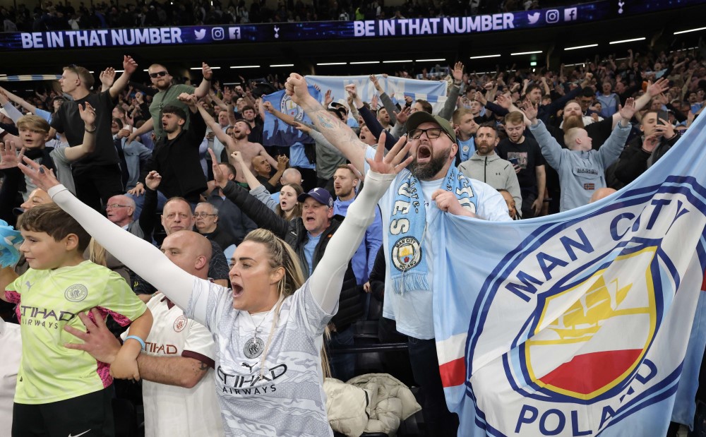 Premijer liga: Mančester siti slavi rezervnog golmana Ortegu, i Aston Vila se raduje 6 Mančester siti, navijači