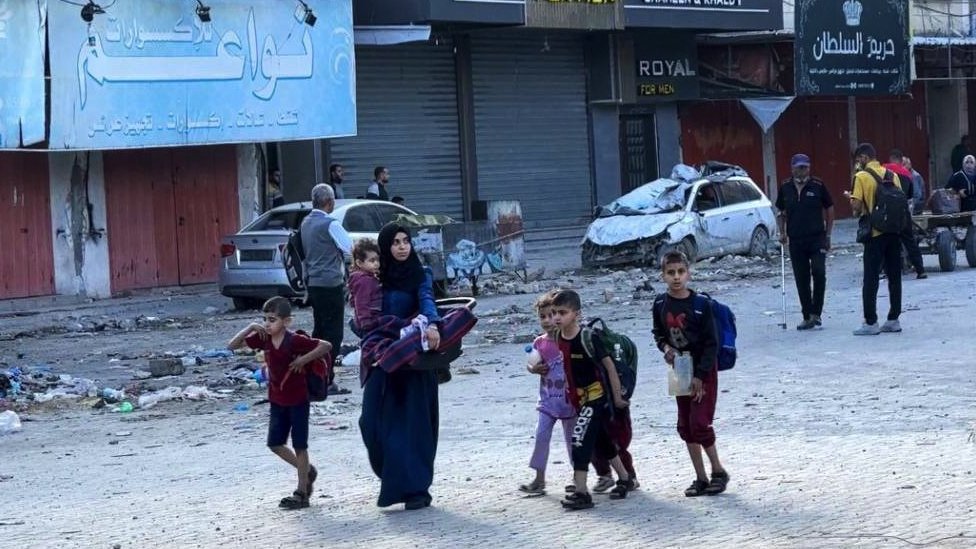 Izrael i Palestinci: Izraelu nedostaje plan za „dan posle" rata u Gazi 2 Žena i deca u izbegličkom kampu Džabalija