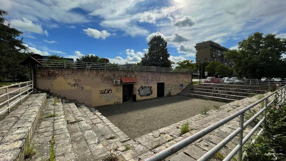 NATO bombardovanje 1999: Kako se menjala namena beogradskih skloništa u miru i ratu 1 Sklonište u Bloku 24 izgrađeno je, kao i naselje, osamdesetih godina