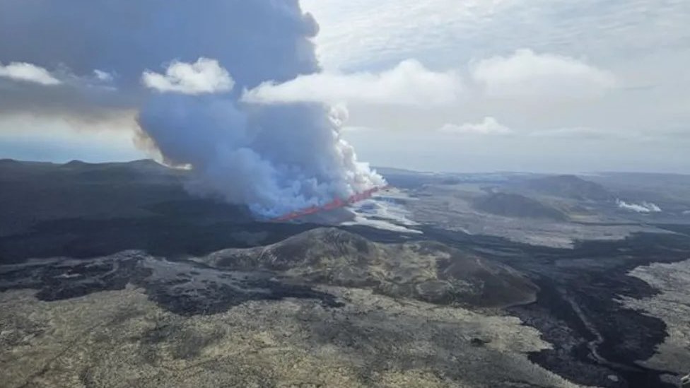 Island: Nova vulkanska erupcija, proglašeno vanredno stanje na jugu države, evakuisana Plava laguna 1 Vulkan, Island