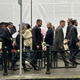 Delegacija Vlade Srbije odala počast ubijenima u "Ribnikaru" (VIDEO) 9