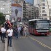 „Dva radnika unutrašnje kontrole GSP slikaju sve nas na protestu“: Završena blokada žute trake na Brankovom mostu 12