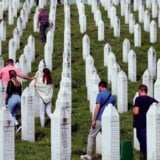 Oslobođenje: Vučić priznaje poraz, Dodik preti, ali svet je uz Srebrenicu 8