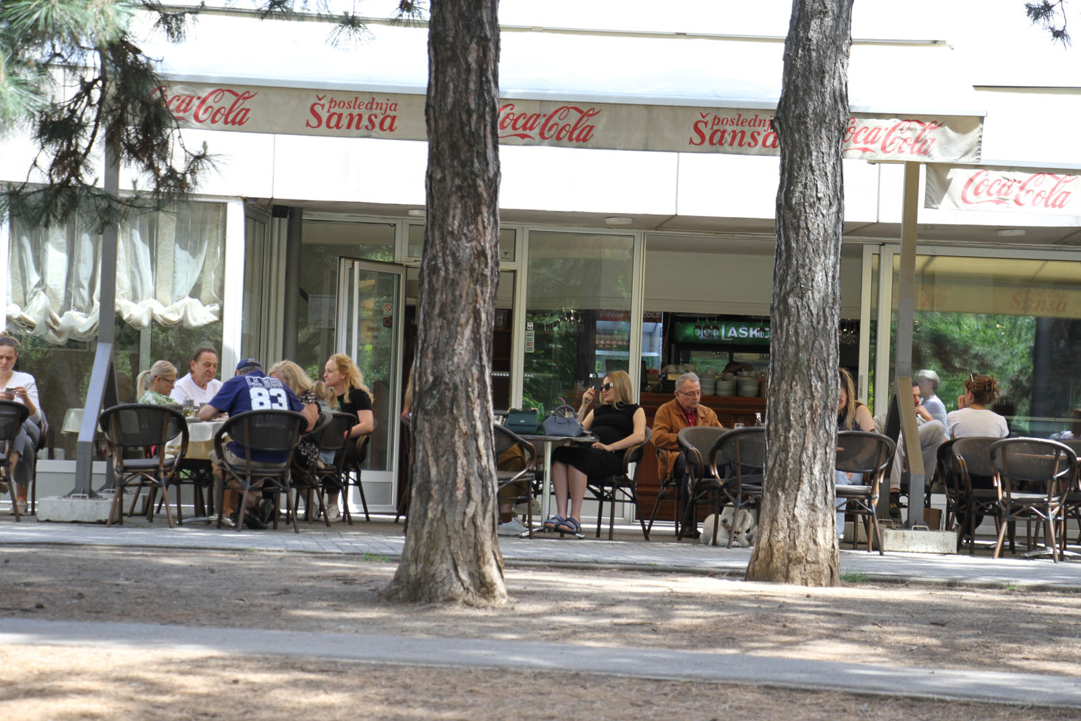 Poslednji radni dan u čuvenoj beogradskoj kafani "Poslednja šansa“ 2 Poslednji radni dan u čuvenoj beogradskoj kafani "Poslednja šansa“ 2