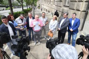 Demokratska stranka upozorila međunarodne partnere na kampanju kriminalizacije studenata 10 Demokratska stranka upozorila međunarodne partnere na kampanju kriminalizacije studenata 8