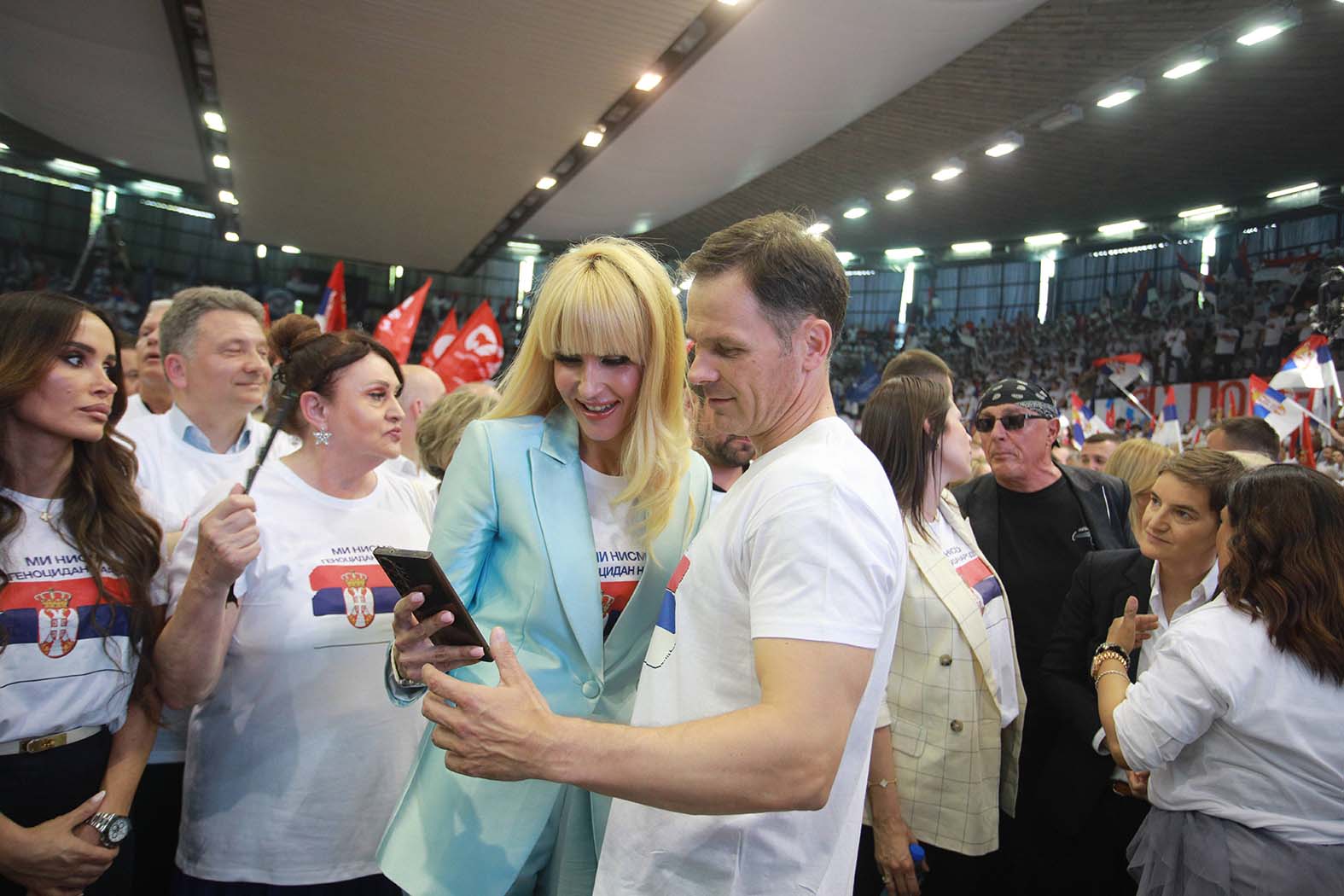 (FOTO) Kako je izgledao završni miting SNS u Beogradu: Na tribini Danilo Vučić 4