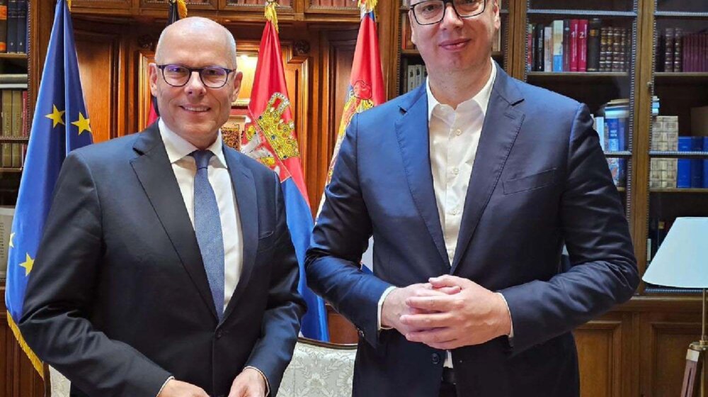 Posle ljutnje na Nemačku Vučić sa poslanikom Bundestaga 1