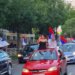 U Beogradu kolone vozila sa zastavama Srbije nakon glasanja za Rezoluciju o genocidu u Srebrenici (FOTO, VIDEO) 9