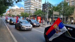 kolona vozila, Zastave srbije, U Beogradu kolone vozila sa zastavama Srbije nakon glasanja za Rezoluciju o genocidu u Srebrenici (FOTO, VIDEO) 2