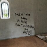 Imam sa Kosova osuđuje grafite verske mržnje na crkvi kod Peći: Užasan vandalski čin, solidarišemo se sa Srbima 2