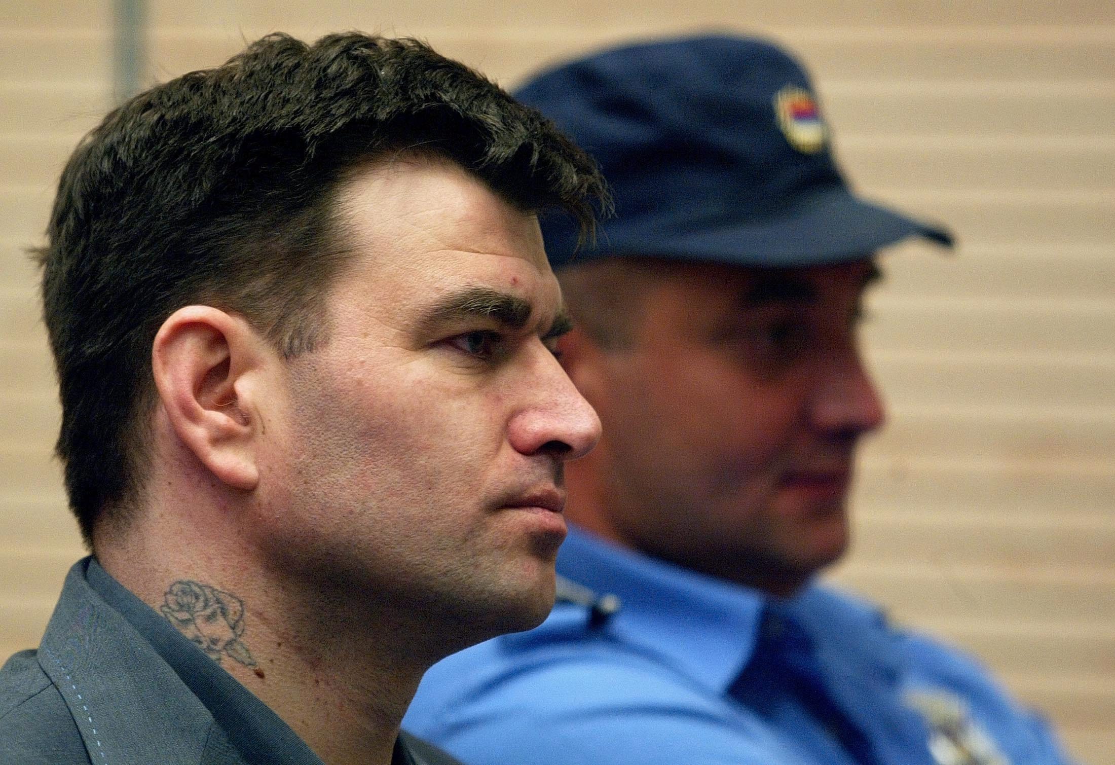 Legija izašao iz kuće i predao se nakon 14 meseci skrivanja: Kako je Danas pre 20 godina izveštavao o potezu Milorada Ulemeka? 4