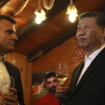 (FOTO) Makron i Si u Pirinejima za opušteniji završni deo posete kineskog predsednika Francuskoj 11