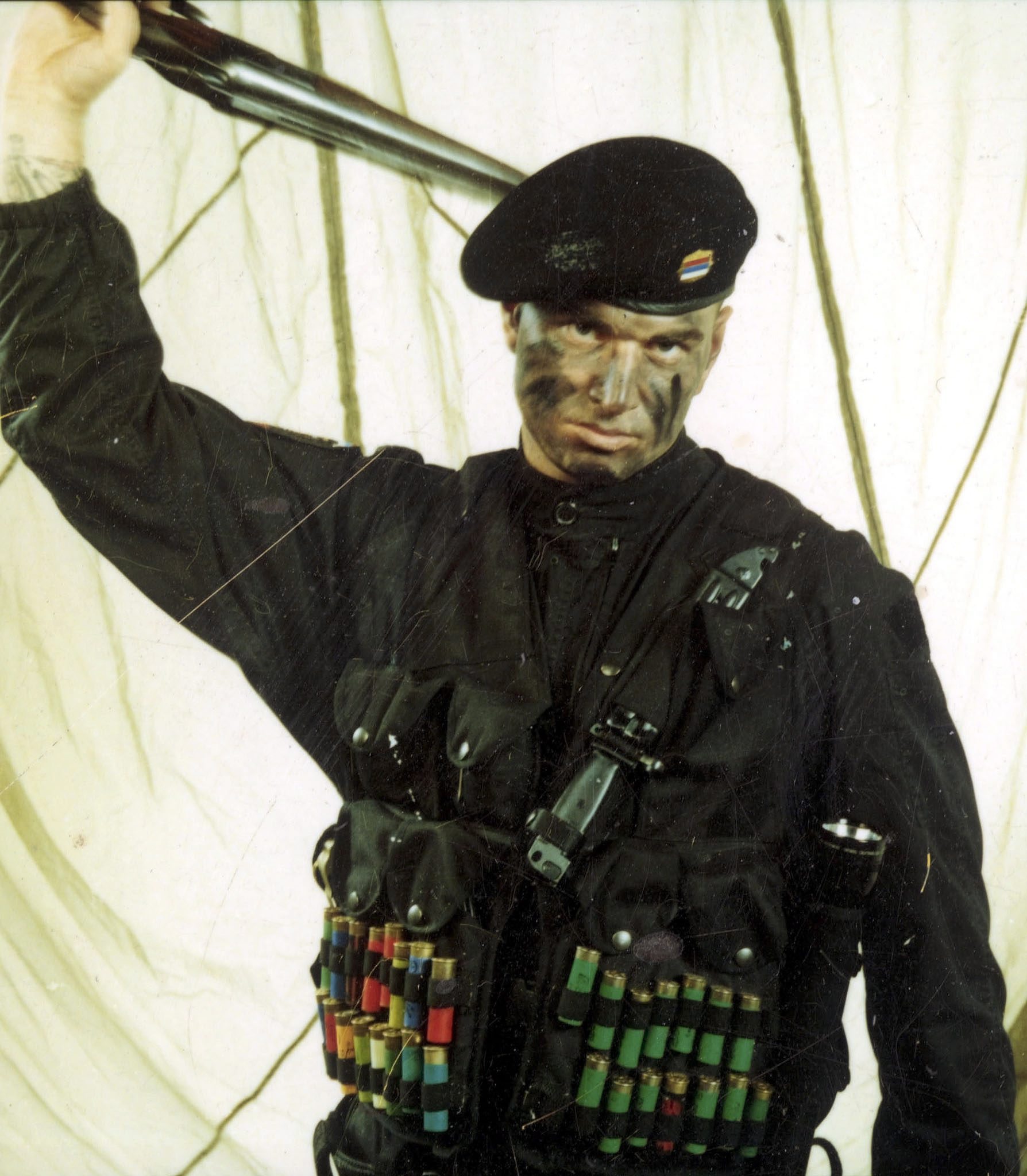 Legija izašao iz kuće i predao se nakon 14 meseci skrivanja: Kako je Danas pre 20 godina izveštavao o potezu Milorada Ulemeka? 8