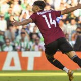 Finale Kupa Češke obeležio obračun huligana: Policija bespomoćno posmatrala tuču na terenu (video) 2