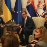 Vučićevo spoljnopolitičko žongliranje: Od srdačnog susreta sa Olenom Zelenskom do predavanja u Ruskom domu 28