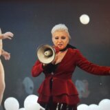 Društvo je mnogo nakaznije i strašnije od deformiteta čoveka koga ismeva: Premijera predstave "Čovek slon" u režiji Kokana Mladenovića u BDP 5