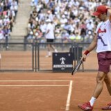 Oglasio se "influenser" koji tvrdi da je pogodio Đokovića u glavu: Dešava se, nadam se da nije povređen (VIDEO) 8