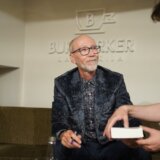 Kutije pune knjiga za potpis poznatog pisca epske fantastike Stivena Eriksona u SKC-u 2