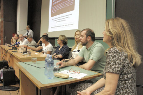 IMG_0006 Tribina "Napad na Vuka Cvijića - Nećemo dozvoliti da se prećuti": "Priča spinovana u drugom pravcu jer je plasirana kao rasprava dva novinara" 13