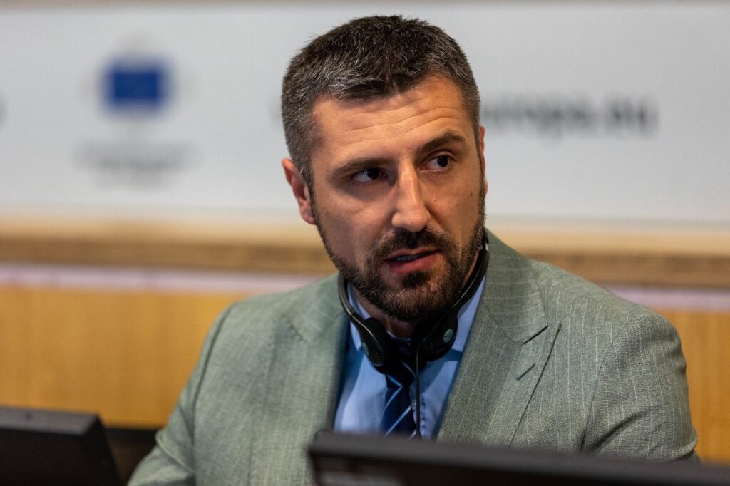 Lokalni izbori vlastima u Srbiji važniji od proširenja EU: Marko Barać (Zajedno) iz Brisela 2