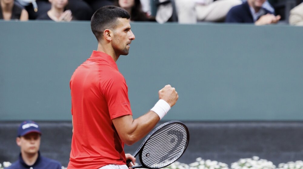 Đoković proslavio pobedu i rođendan u Ženevi sa porodicom i rodbinom: Hvala publici na rođendanskoj pesmi, dirnut sam 1