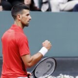 Đoković proslavio pobedu i rođendan u Ženevi sa porodicom i rodbinom: Hvala publici na rođendanskoj pesmi, dirnut sam 10