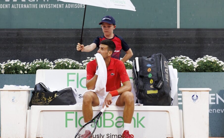 Đokoviću na rođendan nije stigao iščekivani gost, zbog kiše još uvek ne zna ko će mu biti protivnik u četvrtfinalu turnira u Ženevi 1