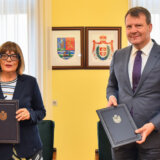 Maja Gojković preuzela dužnost od Igora Mirovića: Održana i prva sednica Vlade Vojvodine u novom sazivu 2