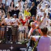 Rafael Nadal na putu koji vodi iz Rima, nekoliko hiljada navijača ispratilo Španca ovacijama dok je napuštao sportski centar (VIDEO) 11