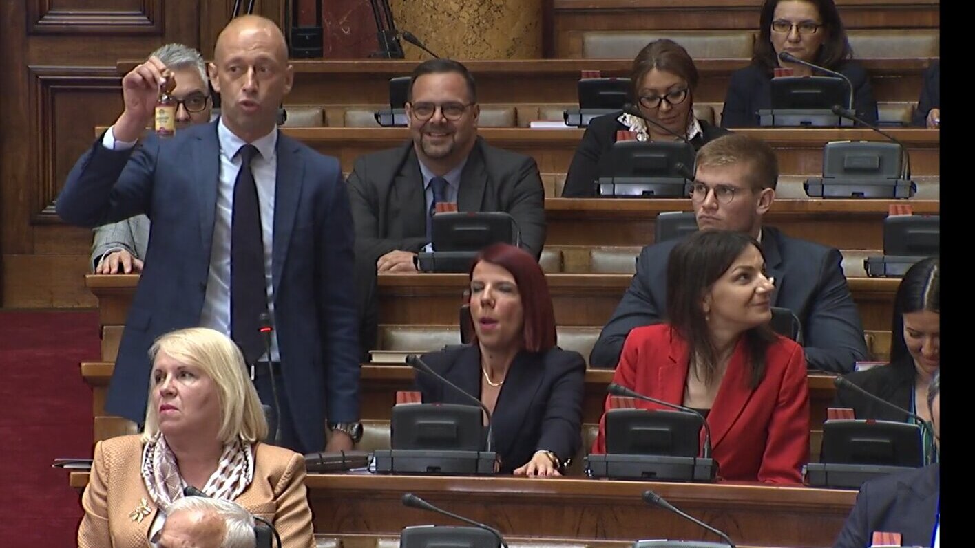 Izglasana nova Vlada Srbije, ministri položili zakletvu, Vučića dočekali aplauzom (FOTO/VIDEO) 6