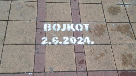 Opozicija: SNS piše grafite koji pozivaju na bojkot izbora u Novom Sadu 14