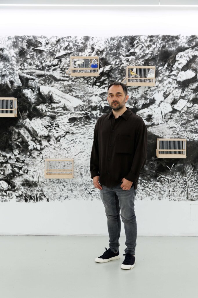 Izložba Superpozicija Šredingerove mačke: Kako nam mediji formiraju kolektivno sećanje 4 Umetnik Vladimir Miladinovic