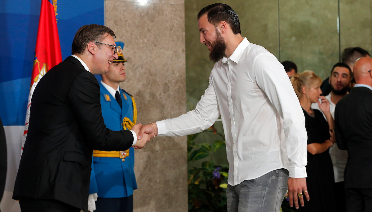 Nekadašnji Jokićev saigrač i bivši kapiten Partizana o braći najboljeg košarkaša NBA lige: Nemanja i Strahinja su odlični momci, biju samo one koji to i zasluže 2 Nekadašnji Jokićev saigrač i bivši kapiten Partizana o braći najboljeg košarkaša NBA lige: Nemanja i Strahinja su odlični momci, biju samo one koji to i zasluže 2