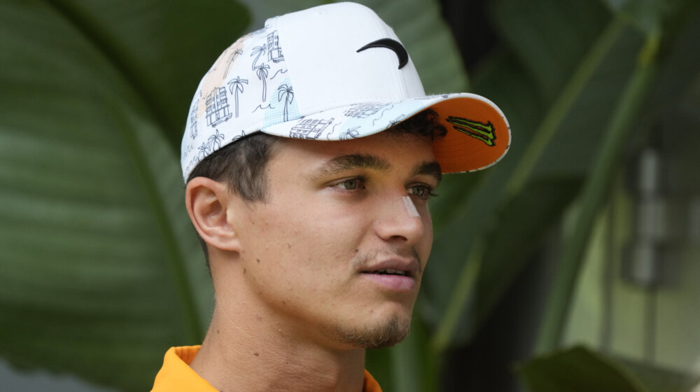 Noris pobedio u trci za Veliku nagradu Majamija, prva pobeda u Formuli 1 1