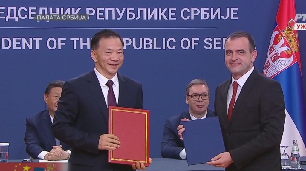 (FOTO) Vasiljević, Bujošević, Albunović, Grčić razmenili memorandume sa kineskim kolegama: Razumevanje u medijskoj sferi 3