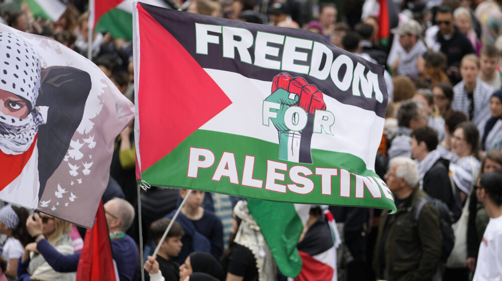 Nekoliko hiljada ljudi protestovalo u Malmeu protiv učešća Izraela na Evroviziji 1