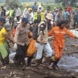 Erupcija vulkana i poplave u Indoneziji, poginulo najmanje 50 osoba 6