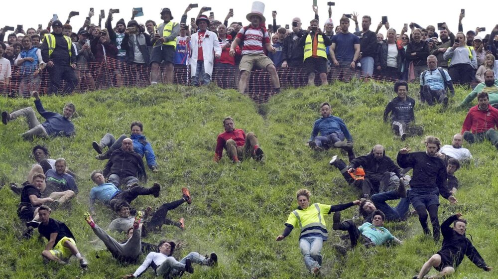 Neobična trka za sirom održava se i ove godine u Velikoj Britaniji 1