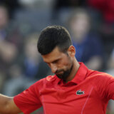 Đoković s ledenom oblogom na glavi sročio umirujuću poruku: Dobro sam, vidimo se u nedelju 11