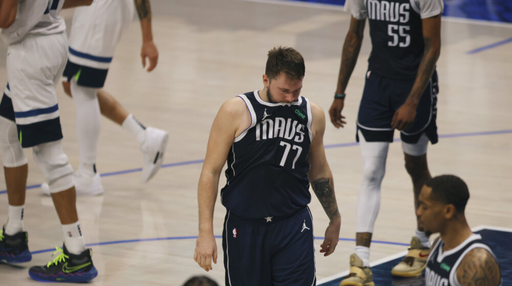 Dončić pogodio svaki treći put, ali se i primakao svom desetom tripl-dablu u plej-ofu i nadmašio Novickog u asistencijama 1